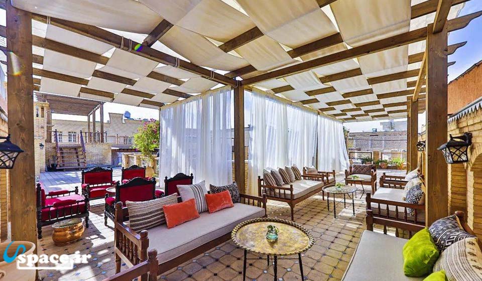 نمای پشت بام دنج بوتیک هتل عمارت سحرخیزان - شیراز
