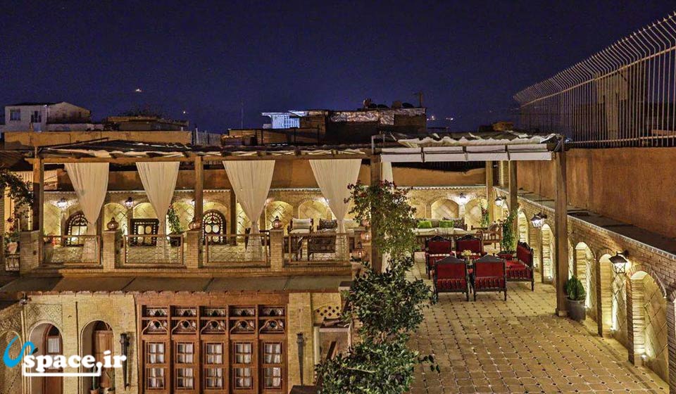 نمای پشت بام دنج بوتیک هتل عمارت سحرخیزان - شیراز